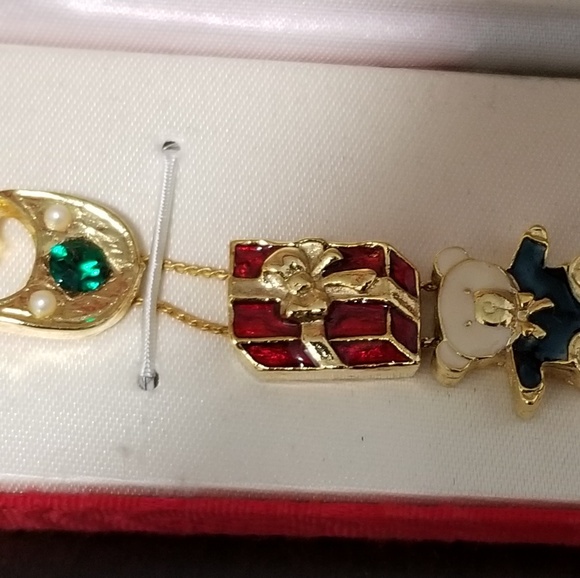 NWOT Holiday Charm Bracelet - Picture 2 of 5